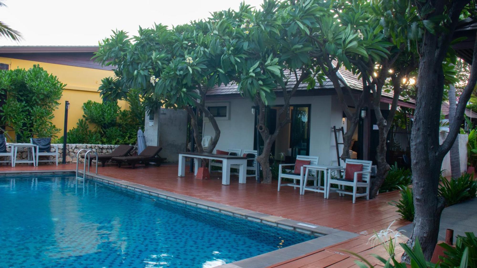 Chidlom Resort Haad Chao Samran Exterior foto