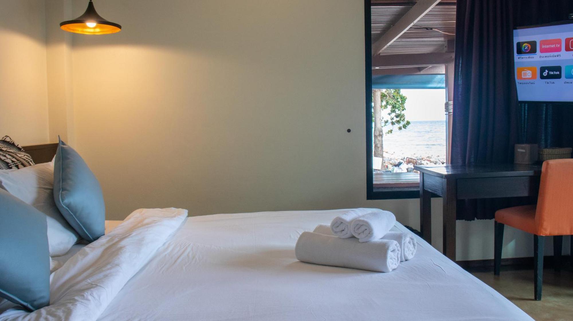 Chidlom Resort Haad Chao Samran Exterior foto