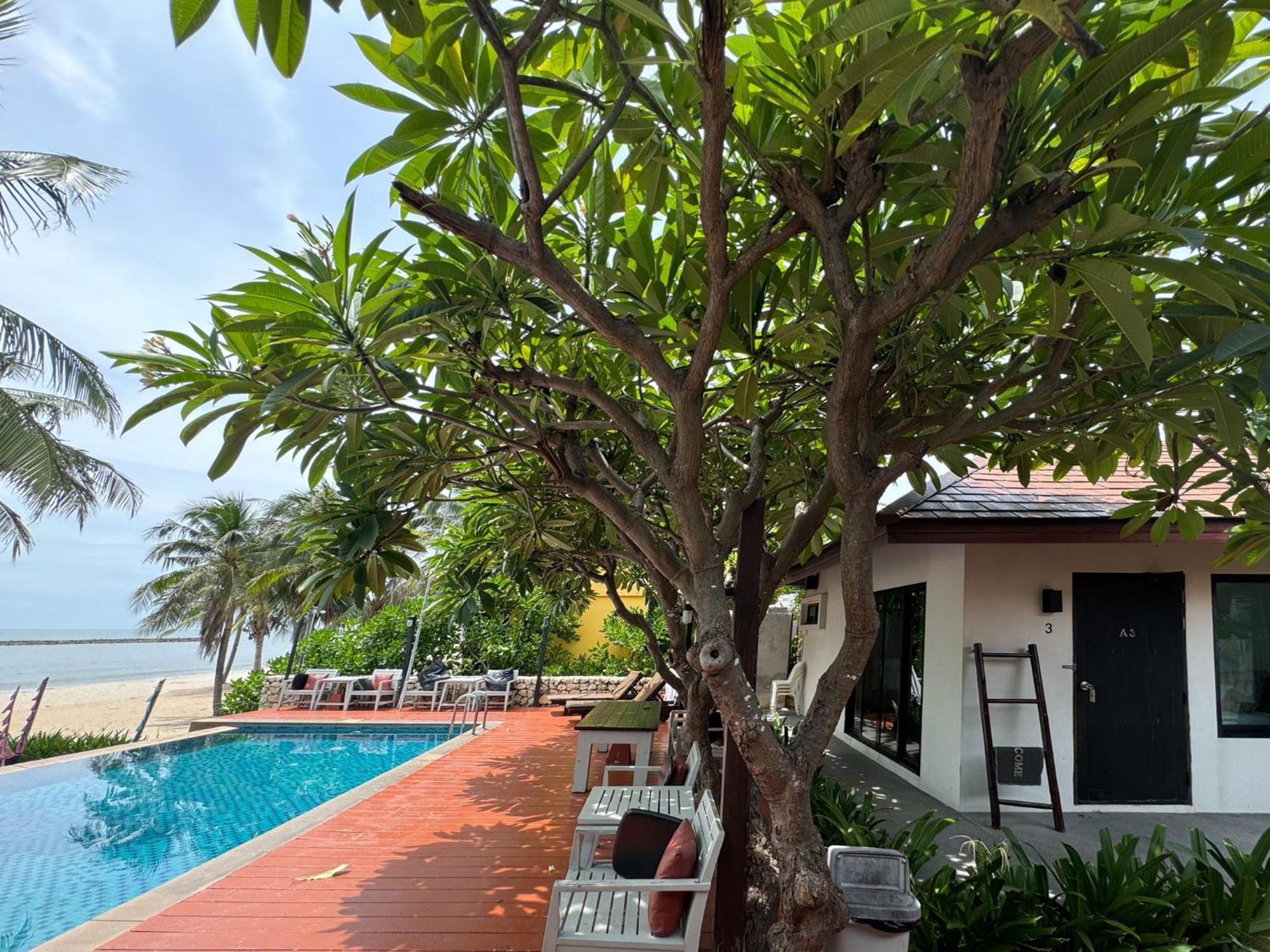 Chidlom Resort Haad Chao Samran Exterior foto
