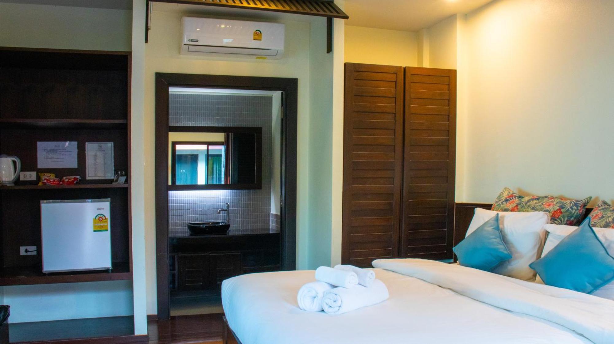 Chidlom Resort Haad Chao Samran Exterior foto
