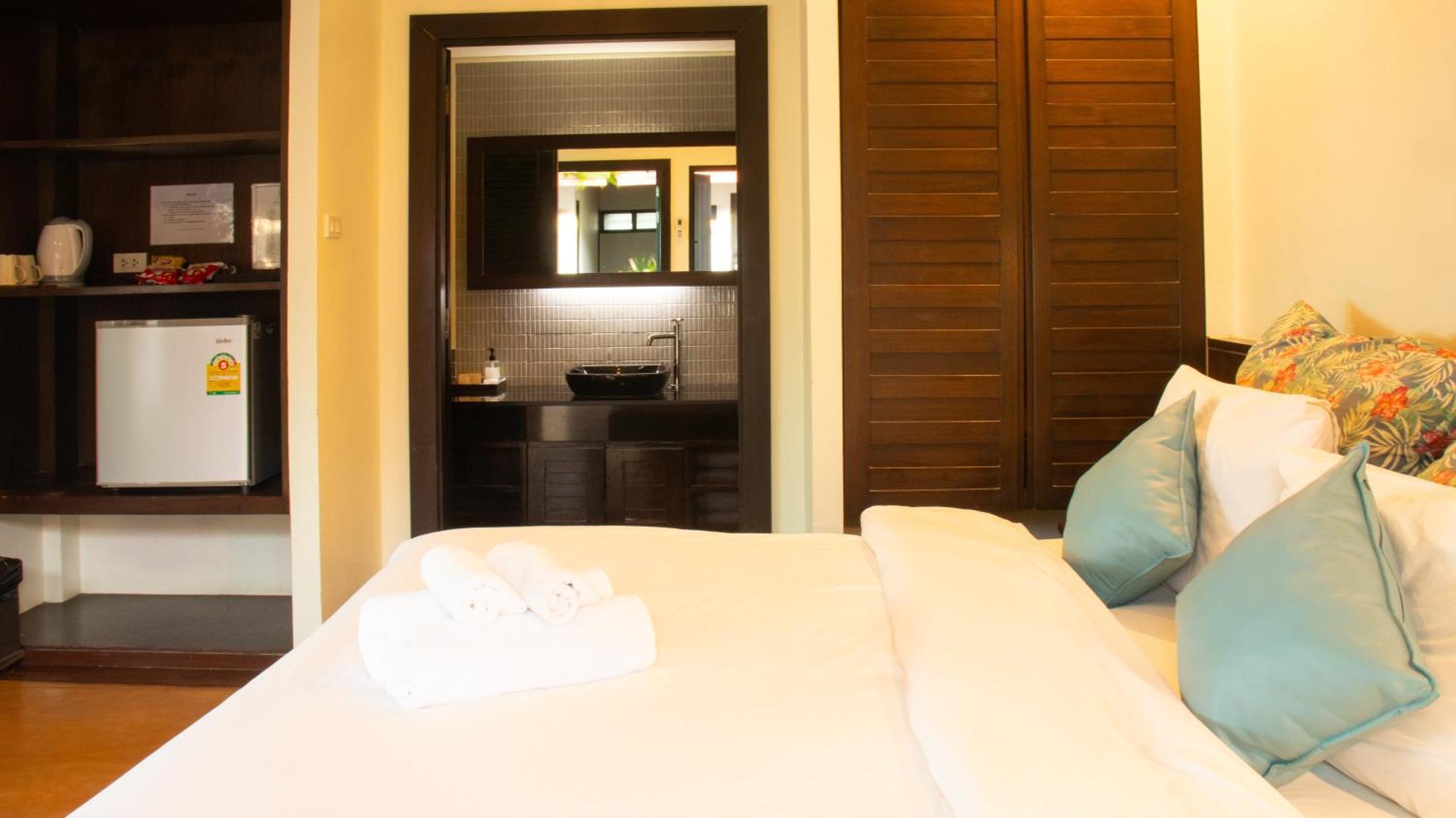 Chidlom Resort Haad Chao Samran Exterior foto