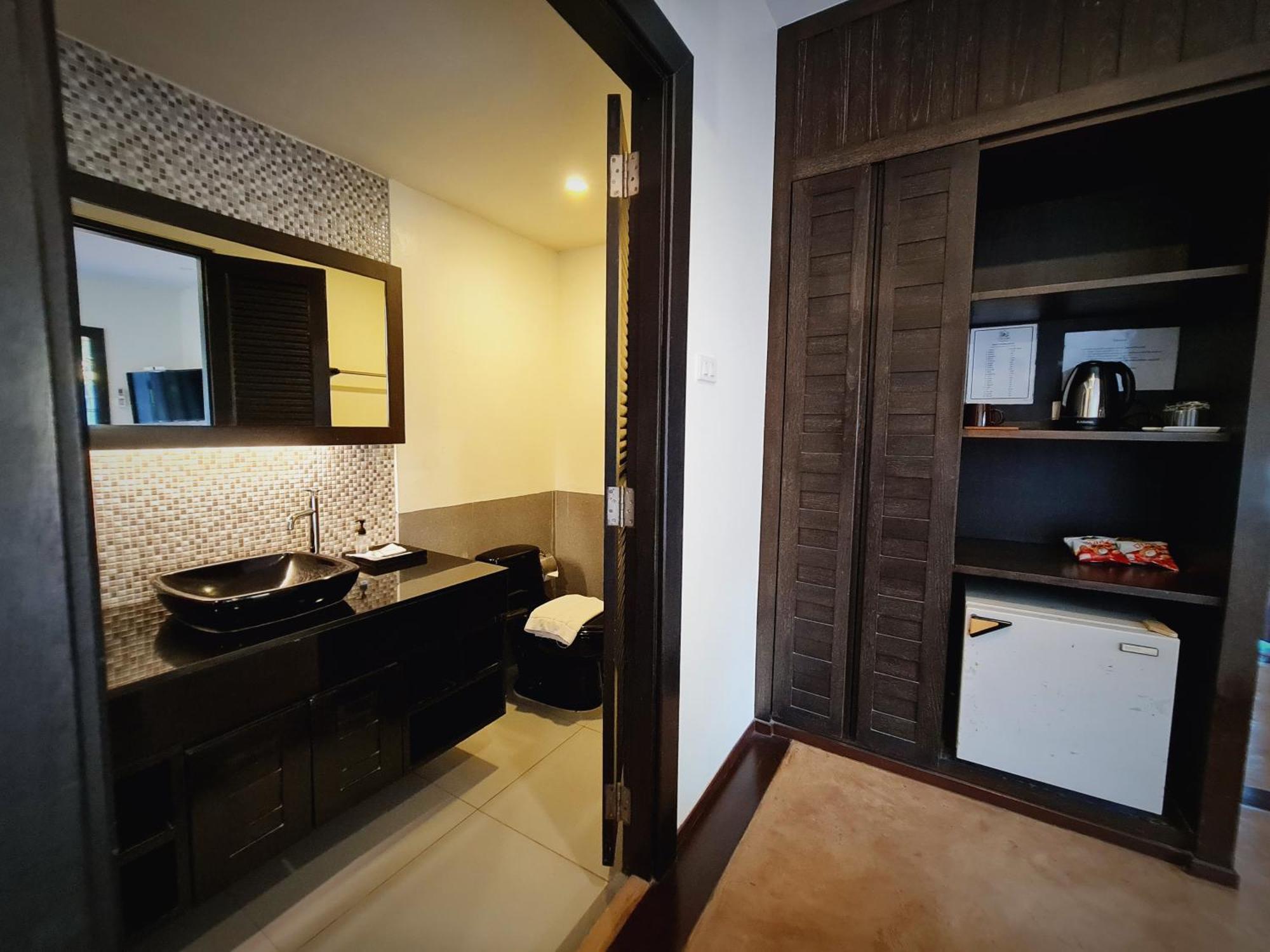 Chidlom Resort Haad Chao Samran Exterior foto