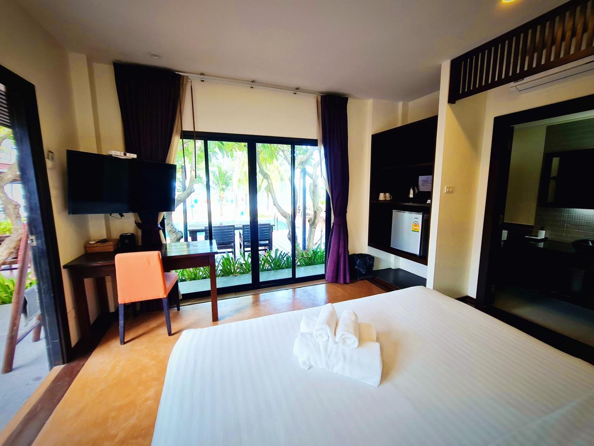 Chidlom Resort Haad Chao Samran Exterior foto